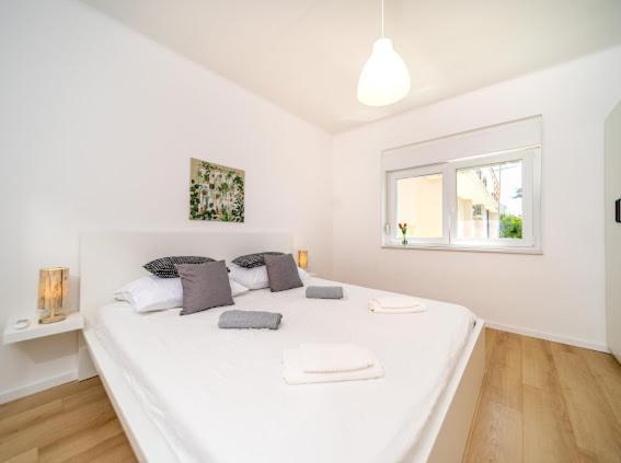 Laganini Apartman Rab Раб Екстериор снимка