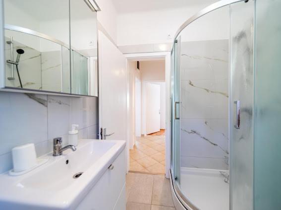 Laganini Apartman Rab Раб Екстериор снимка